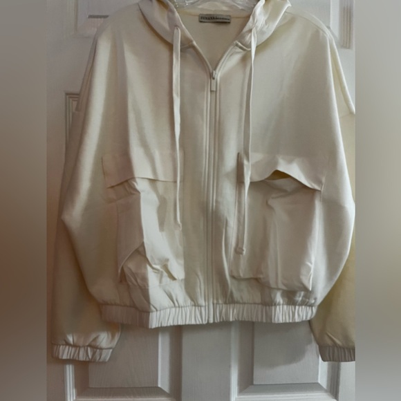 Zenana /women’s NWOT Cream Zip-up Hoodie Size S - Picture 4 of 8